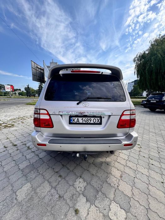 Toyota Land Cruiser 100