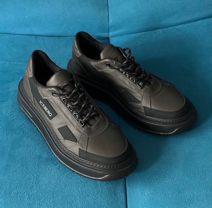 Włoskie buty Iceberg  model Cook, dł. wkładki 28 cm roz. 43, skóra