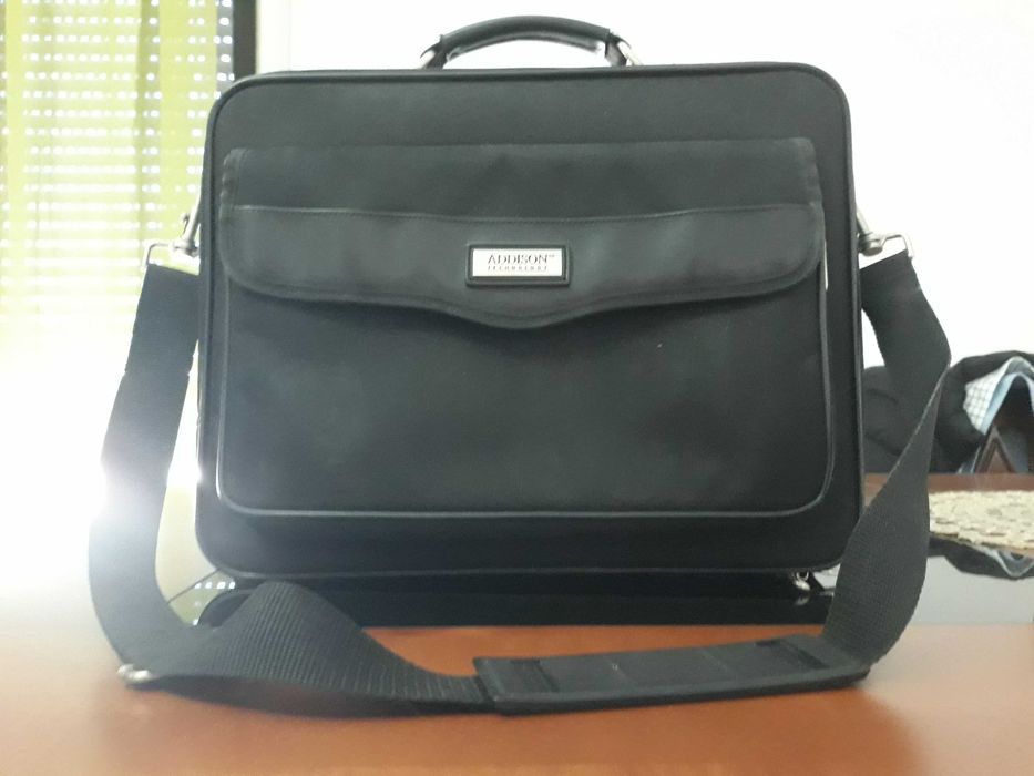 Conjunto de 4 malas para computador64729497813505121