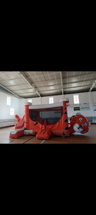 Insuflável grande usado