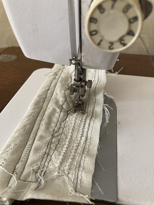 Швейна машинка Чайка 142 м