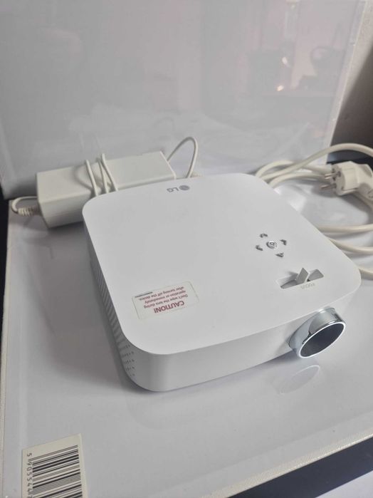 Projektor LG PF50KS + Gratis Ekran projekcyjny OVERMAX 100 cali przy odbiorze osobistym