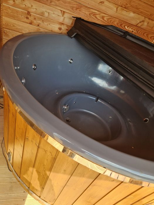 Balia ,jacuzzi ogrodowe z hydromasażem