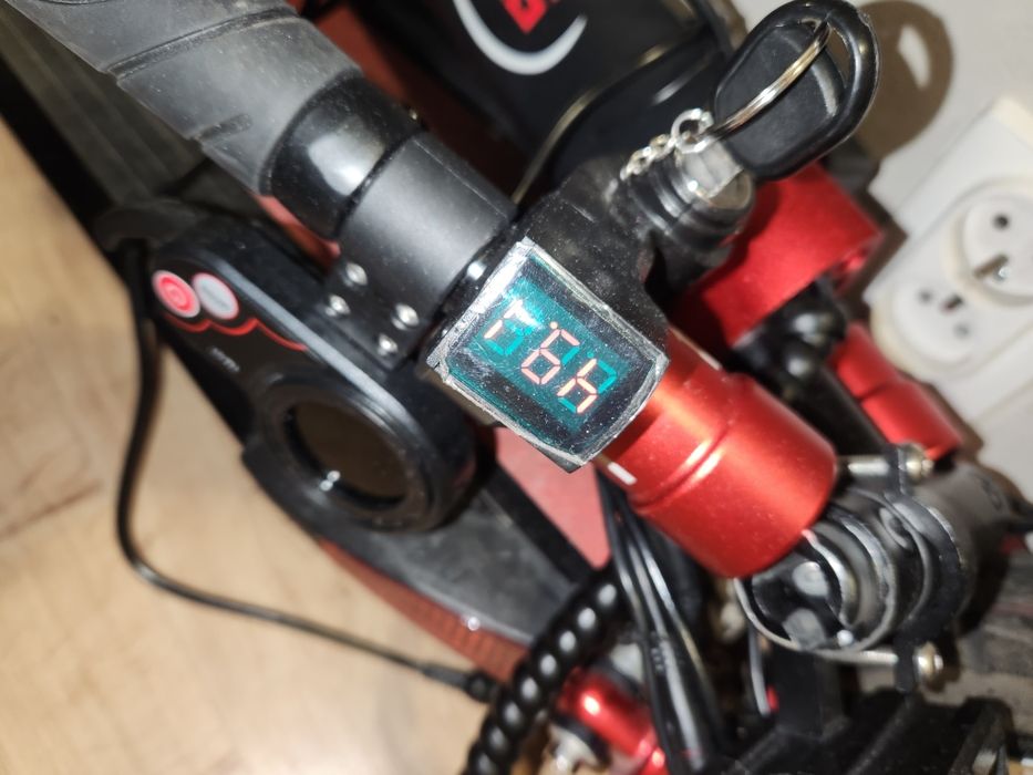 Hulajnoga elektryczna uszkodzona