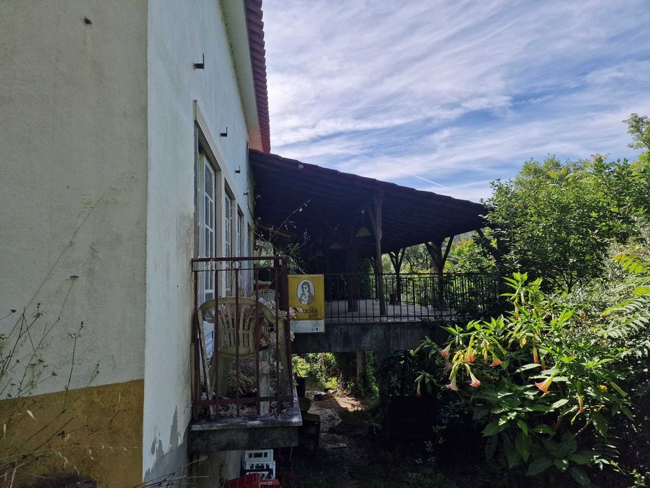 480M contruídos, perfeito para alojamento Local ou 2 apartamentos.