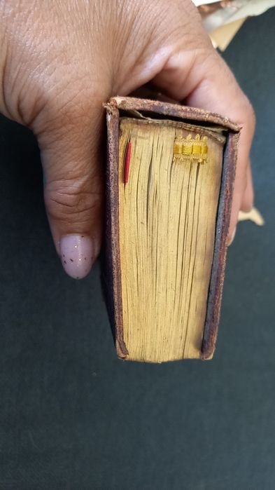 Livro antigo, oficio da missa