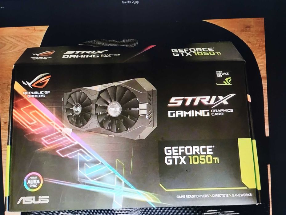 Komputer z procesorem Intel i5-12400f