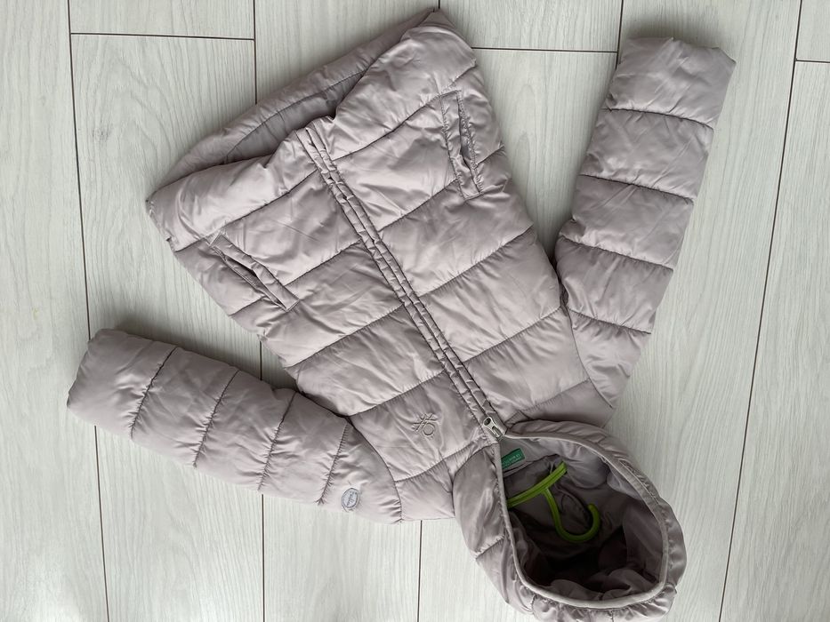 Куртка курточка Бенетон на девочку 3-4 года