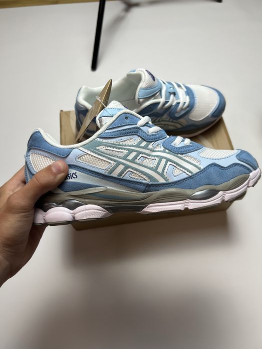 Кросівки asics 42