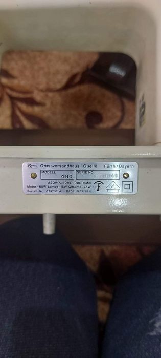 Продам швейну машинку