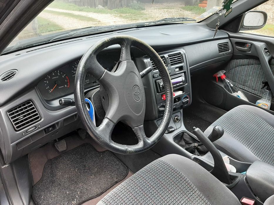 vendo toyota carinaE em bom estado