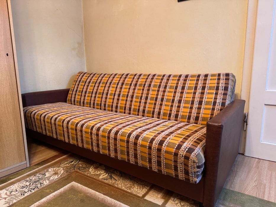 Wersalka w stylu lat 70