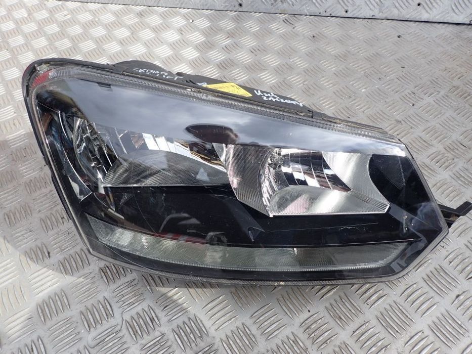 SKODA YETI LIFT BI XENON SKRĘTNY PRAWA LAMPA 5L1941016D RADOM