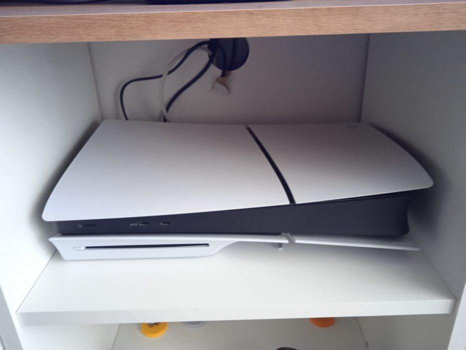 Vendo PS5 com comando dualsense