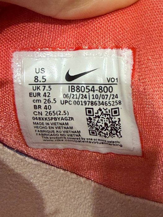 Продам Nike Book 1