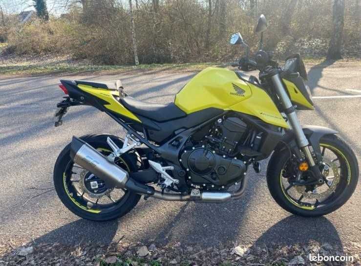 Honda Hornet 750 (2023) - amarelo
