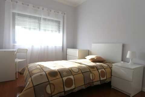 Arrendamento de QUARTO INDIVIDUAL no Centro da Maia. Recomendado e Referenciado.