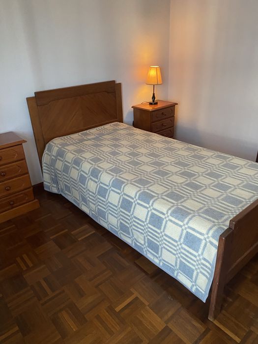 Quarto individual disponivel em Portimão.