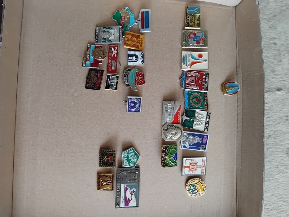 Значки з назвою міст