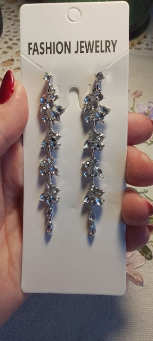 Długie efektowne eleganckie kolczyki srebrne z kryształami nowe