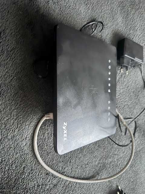 ROUTER ZYXEL VMG8324 KPL + router Hap lite