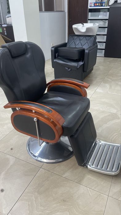 Duas Cadeiras de Barbeiro