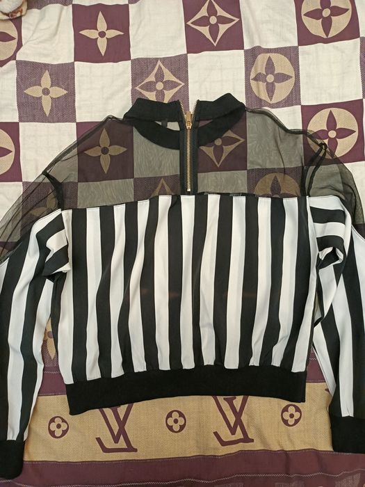 Блузка чорно-біла смугаста