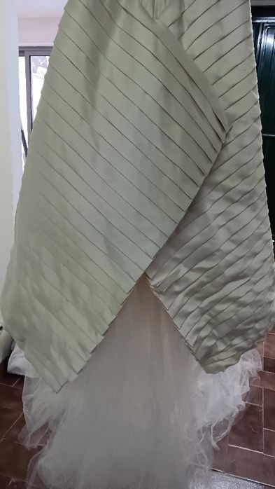 Vestido de noiva e véu Rosa Clará