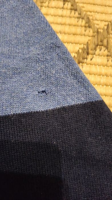 Sweterek w serek niebiesko granatowy H&M rozm.98/104