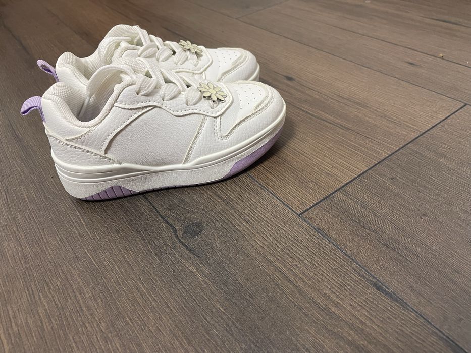 Кросівки для дівчинки 25 розмір