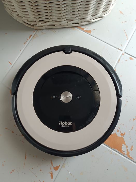 Robot sprzątający iRobot rumba e5
