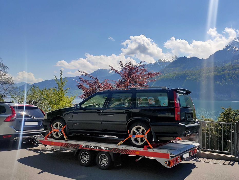 Transporte de carro, trator, furgão, caravana, motos.