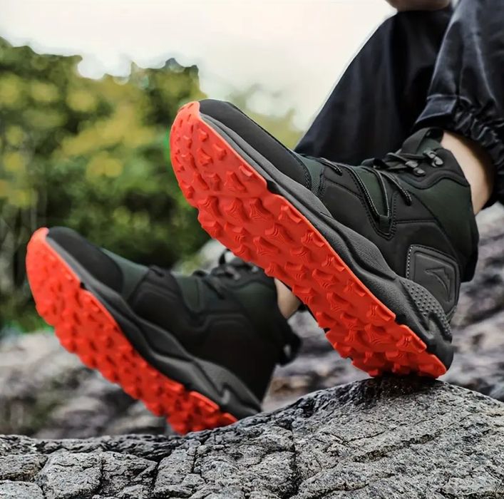 Кросівки чоловічі туристичні