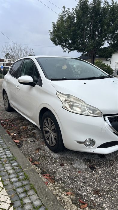 Peugeot 208 de 4 lugares