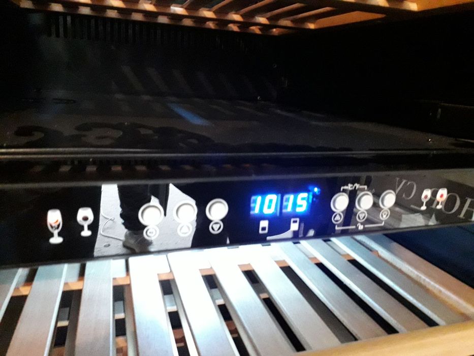 Холодильник винний