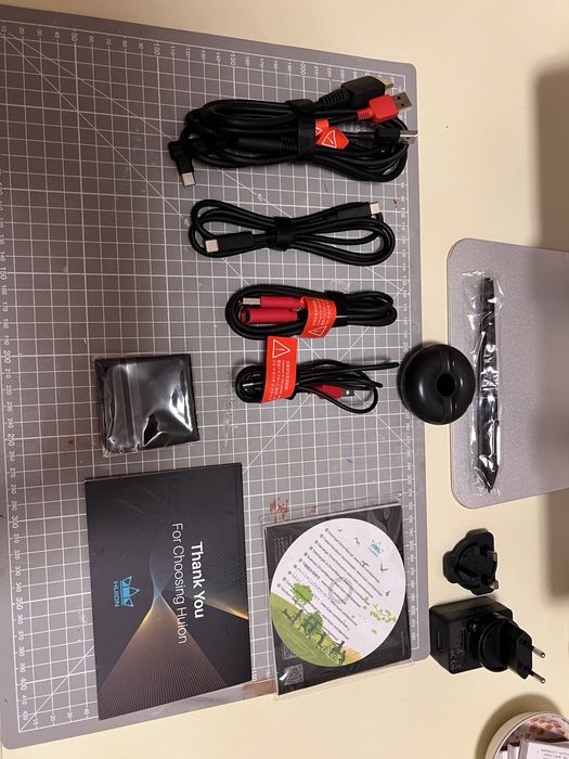 Продаю  Графічний планшет Huion Kamvas 16 +2021