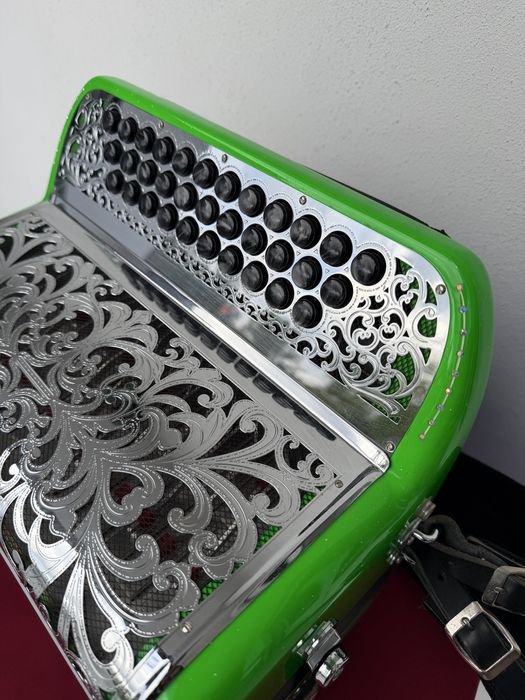 Concertina semi nova Sol dó  fá
