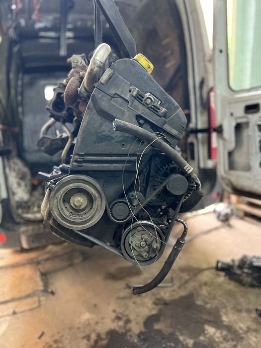 Двигун мотор двигатель K9K V714 A704 B702 1.5 dci Kangoo Clio Thalia