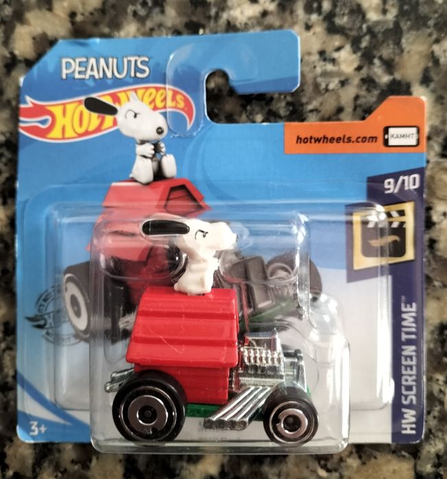 Carrinhos Hot Wheels variados