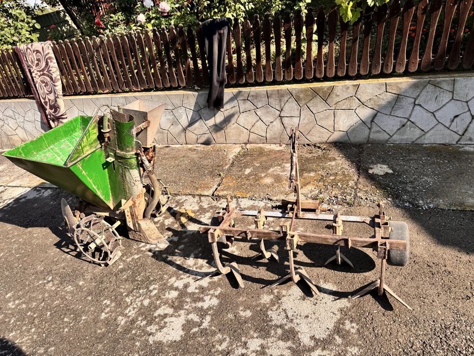 Тракторець, картоплесаджалка, причіп та навісне