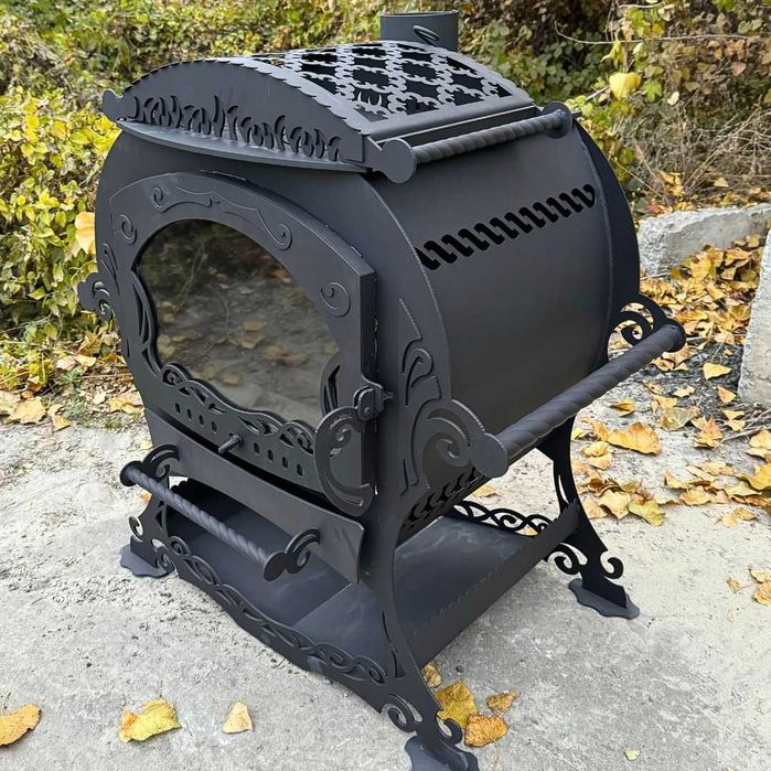 Шикарная печь-камин / камін на дровах с варочной поверхностью.