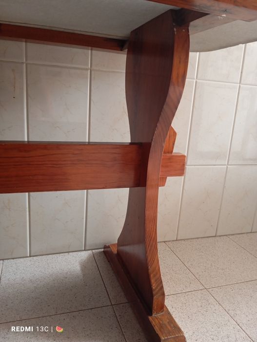 Mesa de cozinha em pedra