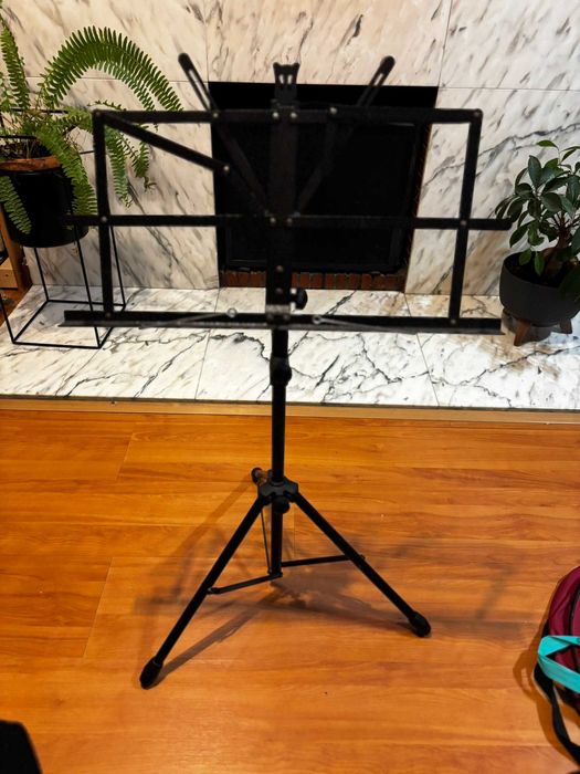 Estante de Partitura Dobrável (Ajustável 1,30m)