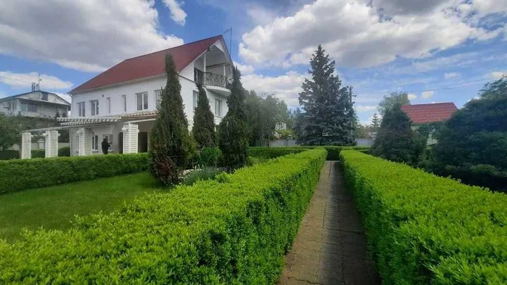 18 дом с бассейном барбекю выход к воде залив Днепра Славутич Осокорки