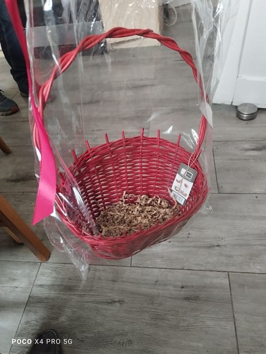 kosz prezentowy wiklinowy
