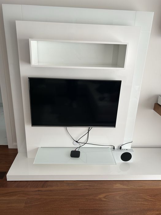 Movel TV com iluminação e vidro c/tampo base 2500 (ANTARTE)
