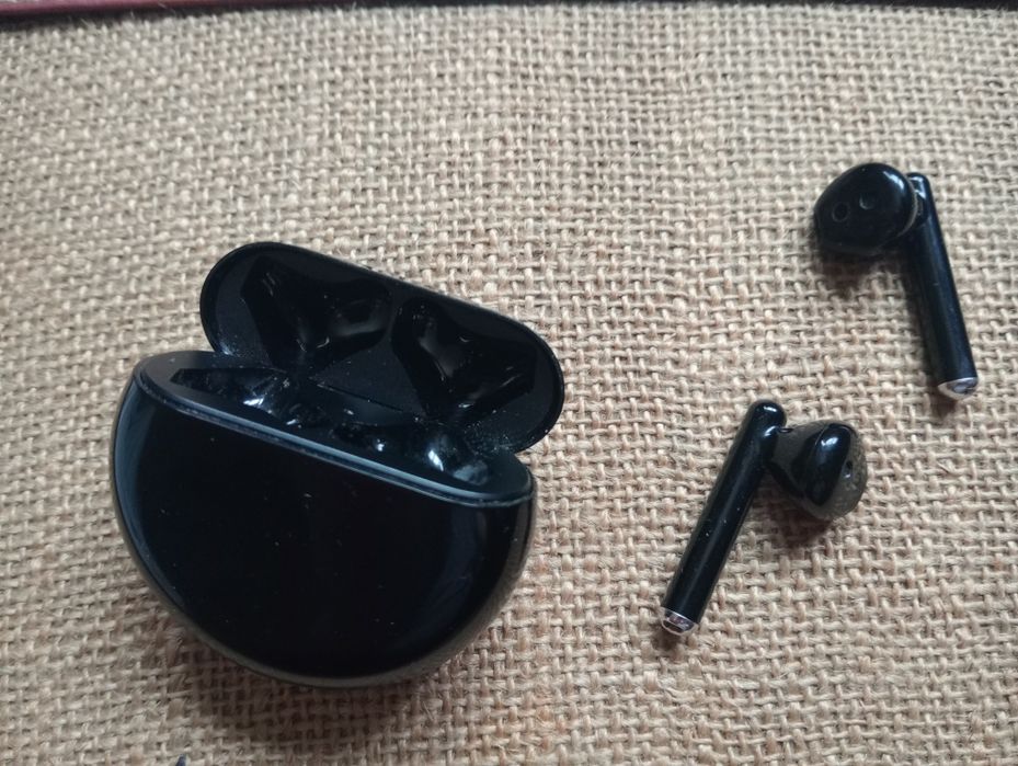 Наушники Huawei Free buds кейс