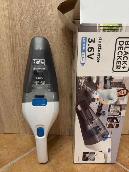 Aspirador Portátil BLACK + DECKER 3.6V