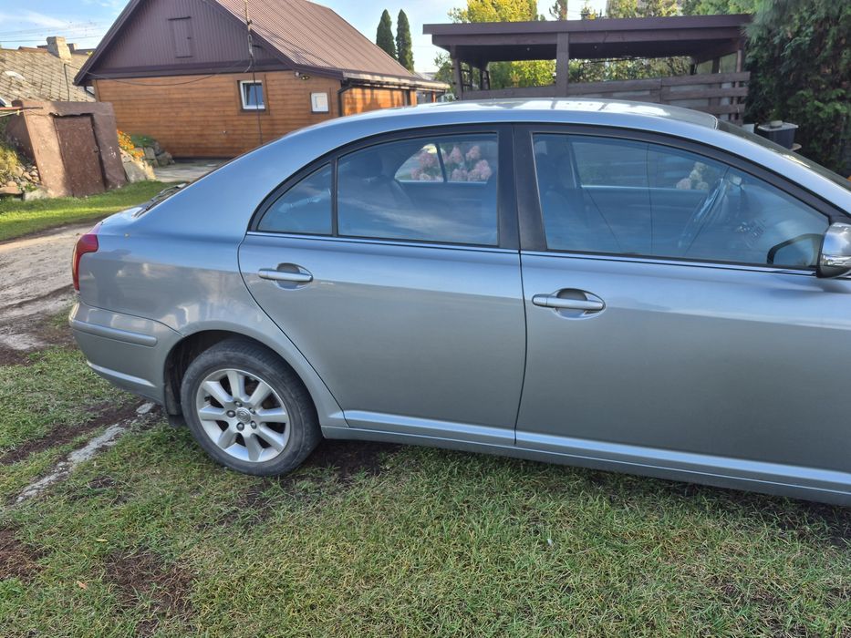 Toyota avensis 2.2