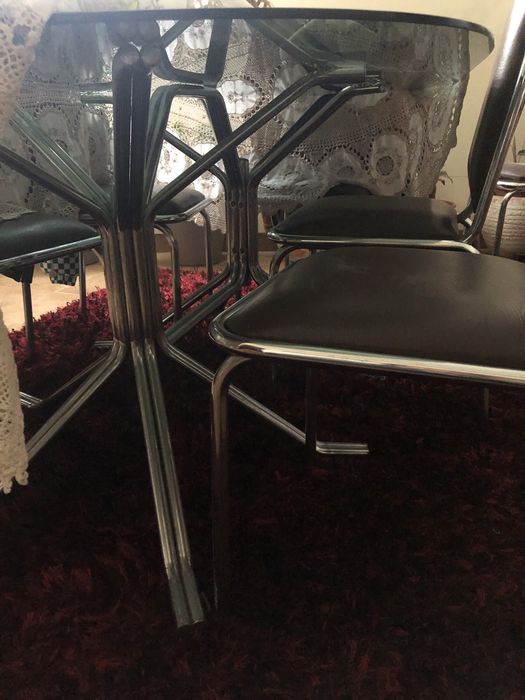 Mesa de vidro + cadeiras 6 lugares
